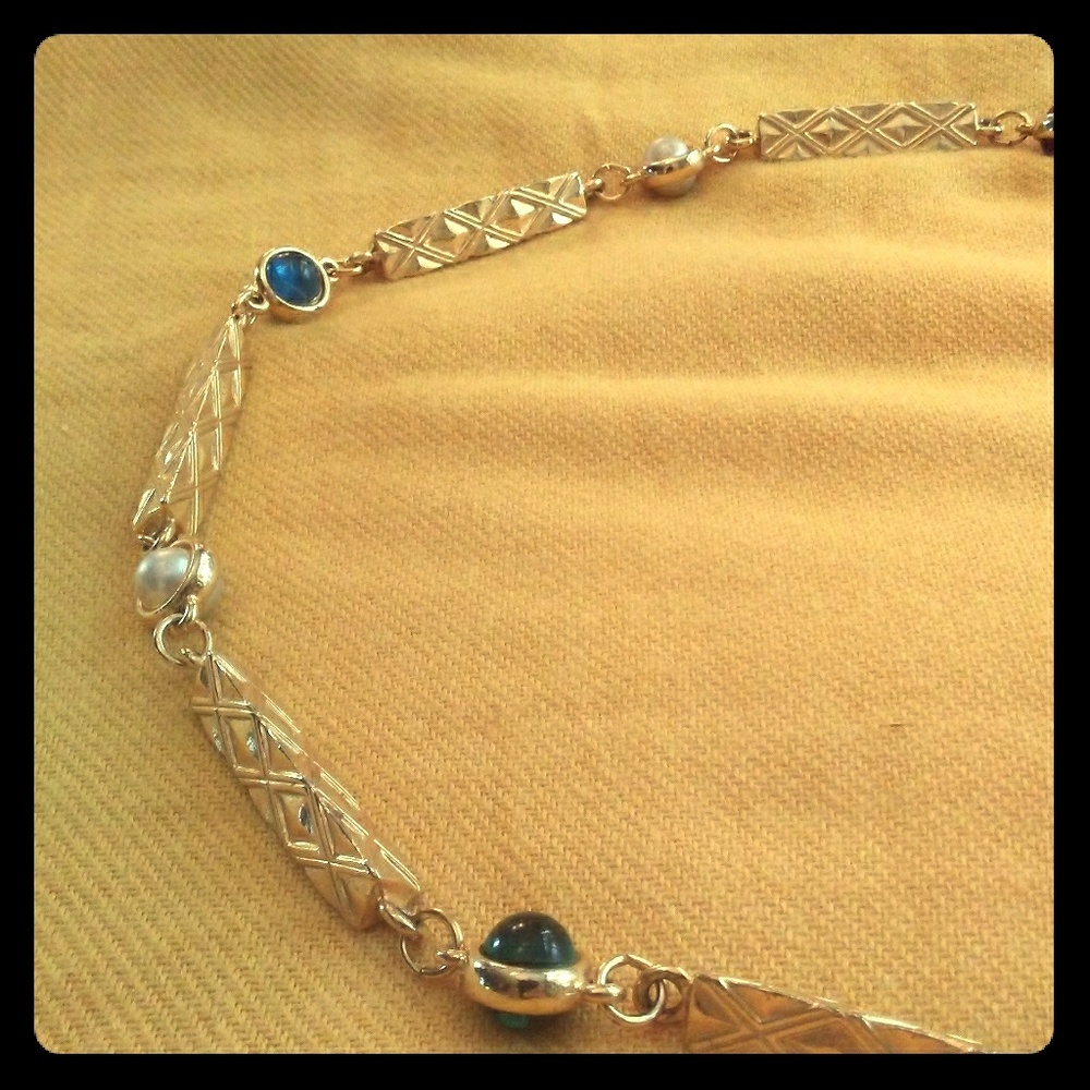 Vintage Art Deco gold toned collar necklace
